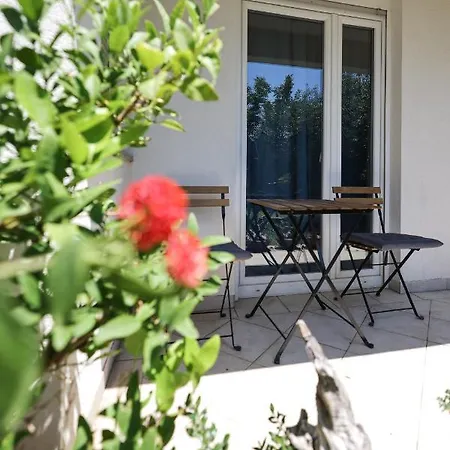 Seaview House Mali Rog 자다르