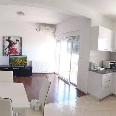 아파트 Seaview House Mali Rog 자다르