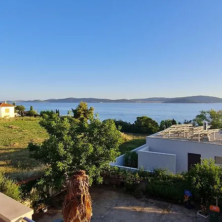 Seaview House Mali Rog 아파트
