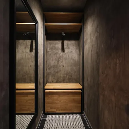 Seaview House Mali Rog *