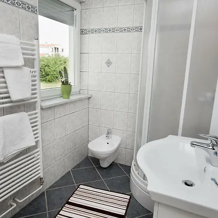 Apartment Seaview House Mali Rog