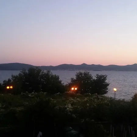 아파트 Seaview House Mali Rog
