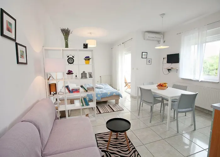 Seaview House Mali Rog Apartment *