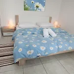 Seaview House Mali Rog