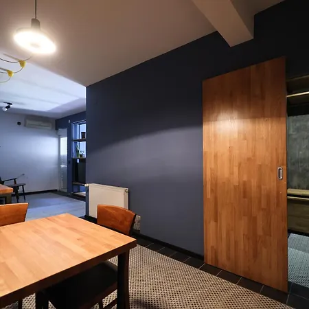 Seaview House Mali Rog *