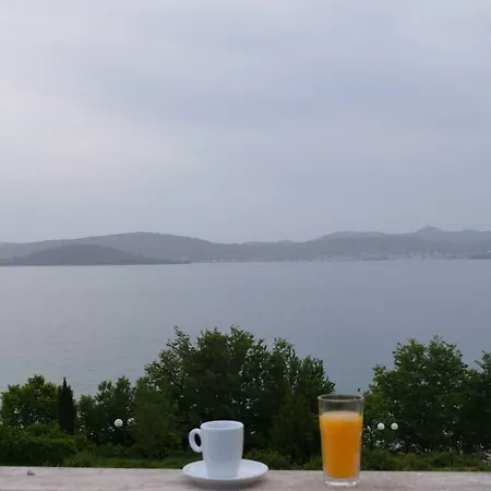 Seaview House Mali Rog Apartment *