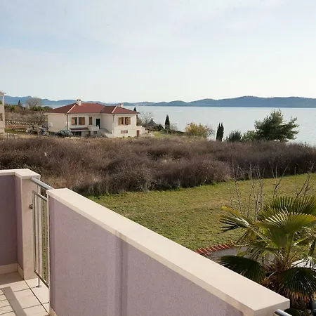 Seaview House Mali Rog Apartment *
