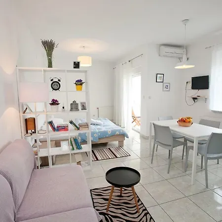 Seaview House Mali Rog شقة *