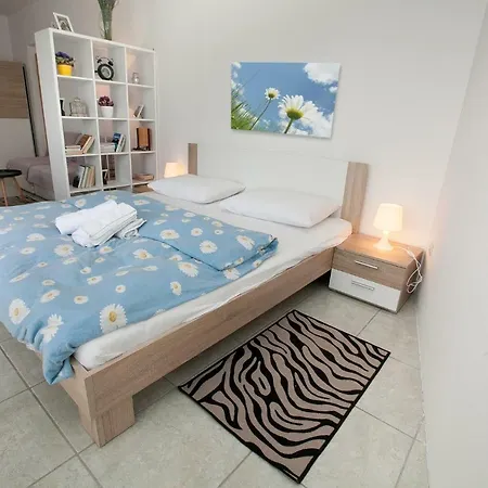 Seaview House Mali Rog 자다르