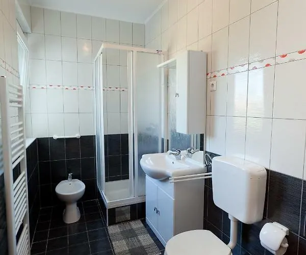 Seaview House Mali Rog Задар